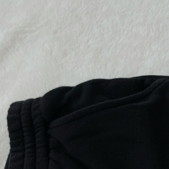 ARITZIA *Black* Pacquet Lounge Shorts - Picture 5 of 10